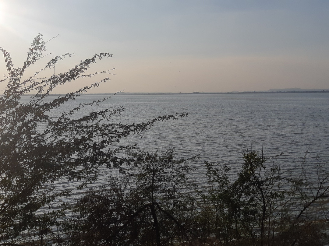 Surwal Lake景点图片