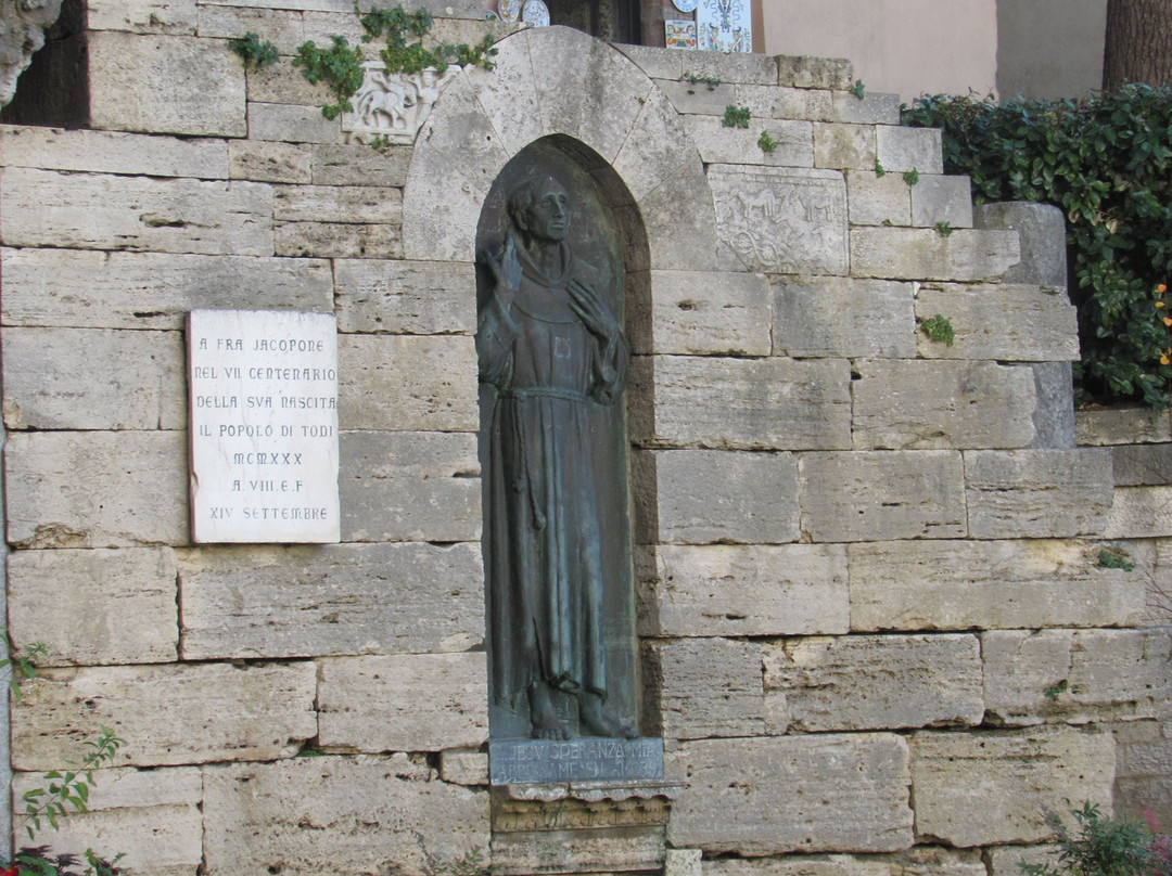 Monumento a Jacopone da Todi-托迪必去景点