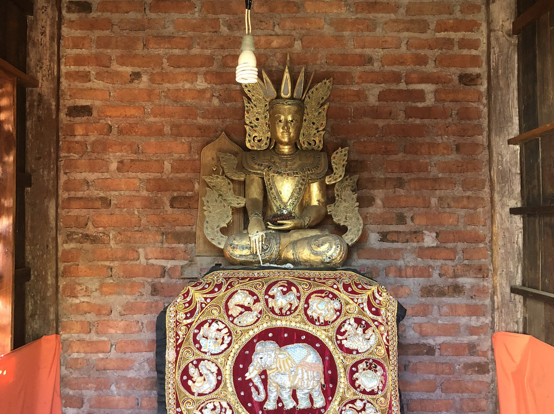 Wat Phra That Tin Tan Luang景点图片