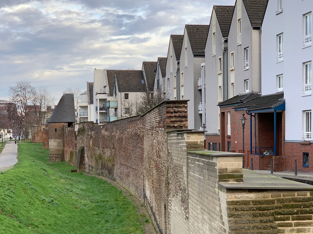 Duisburger Stadtmauer am Calaisplatz:-杜伊斯堡必去景点
