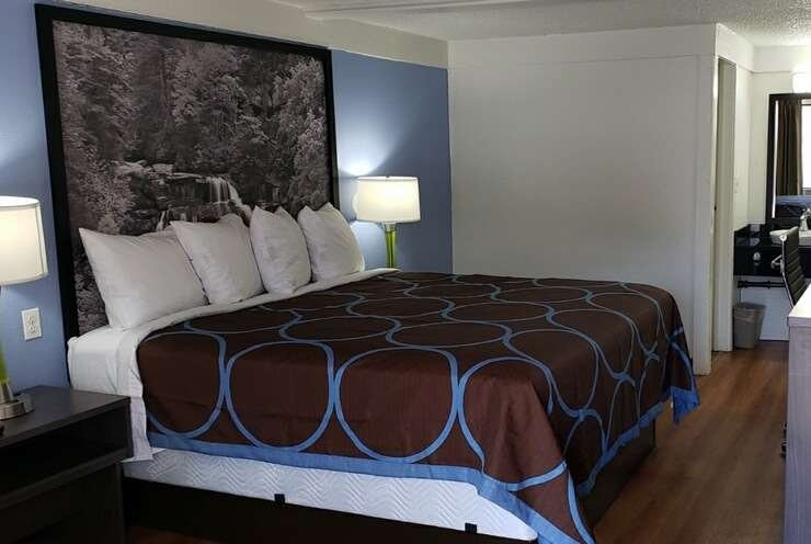 Super 8 by Wyndham Asheville/Biltmore主图