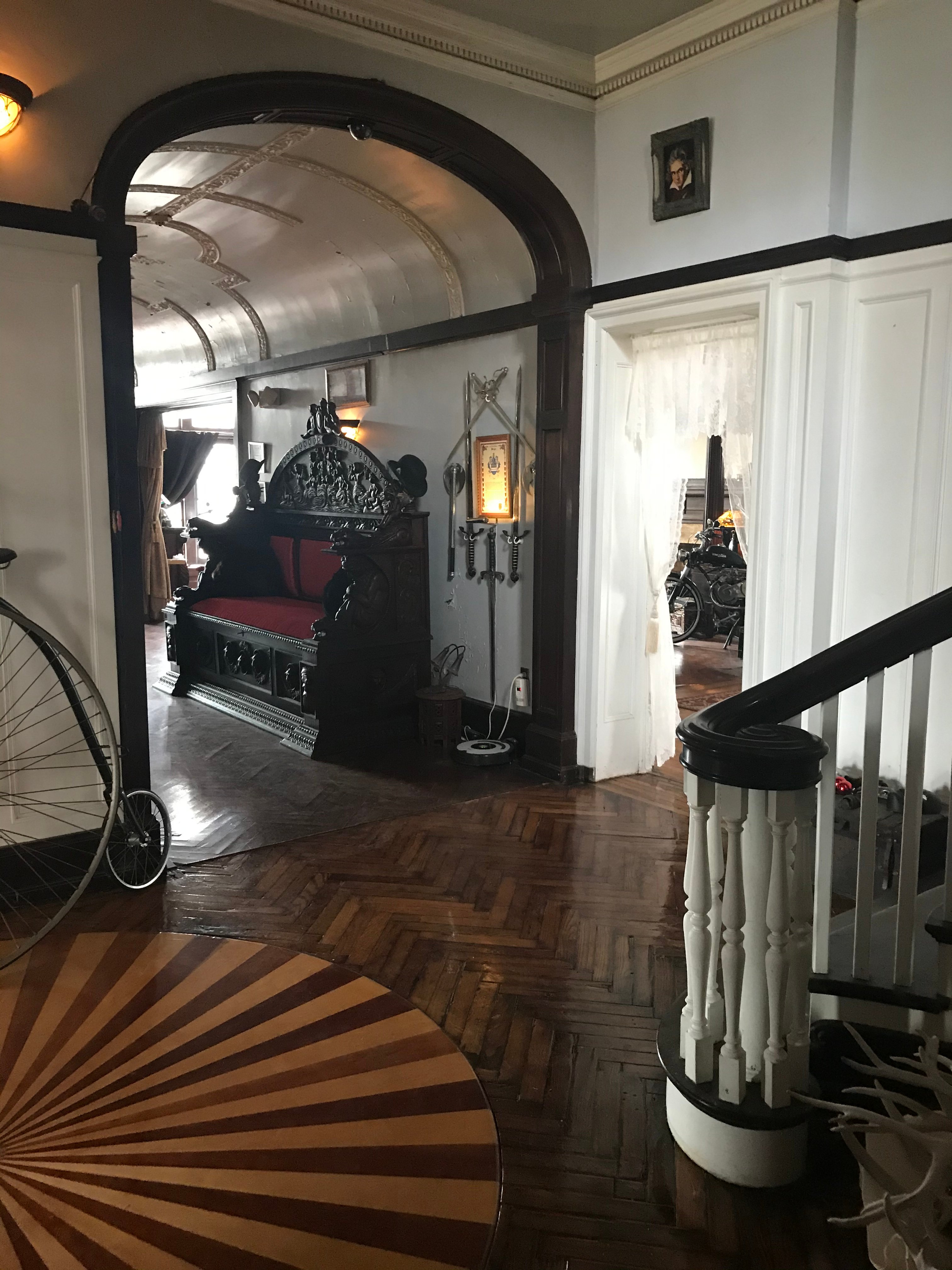 Erie Mansion-官方