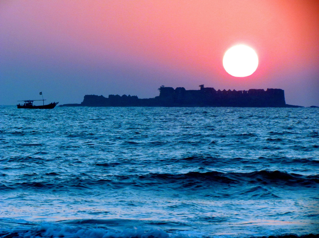 Golden Swan Beach Resort主图