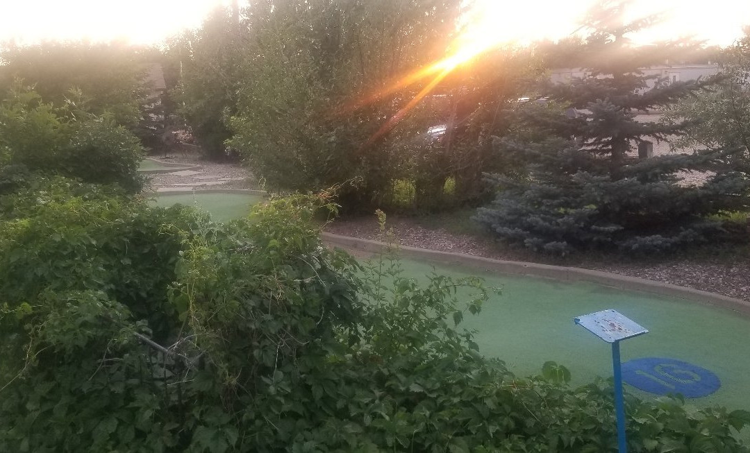 Hidden Valley Golf Resort-埃斯特万必去景点