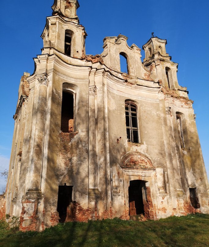 Church of the Virgin Mary-Smol'yany必去景点
