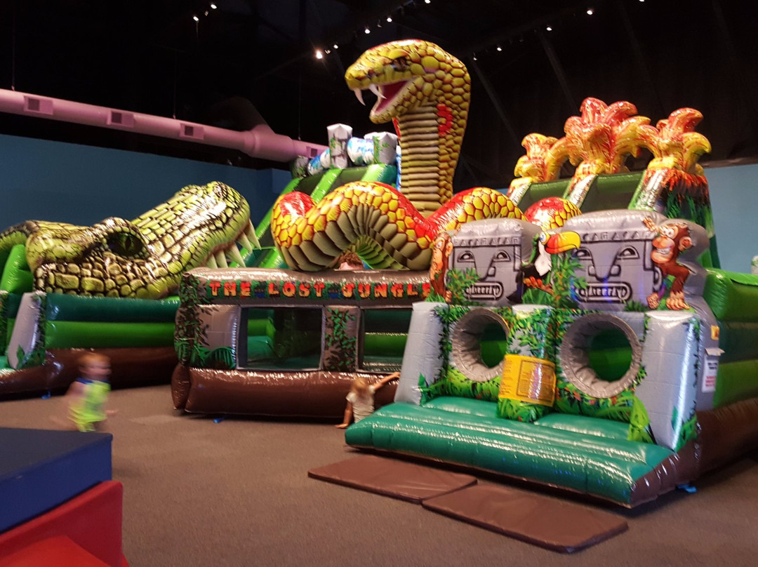 Spencer旅游景点-Jump-N-Joey's