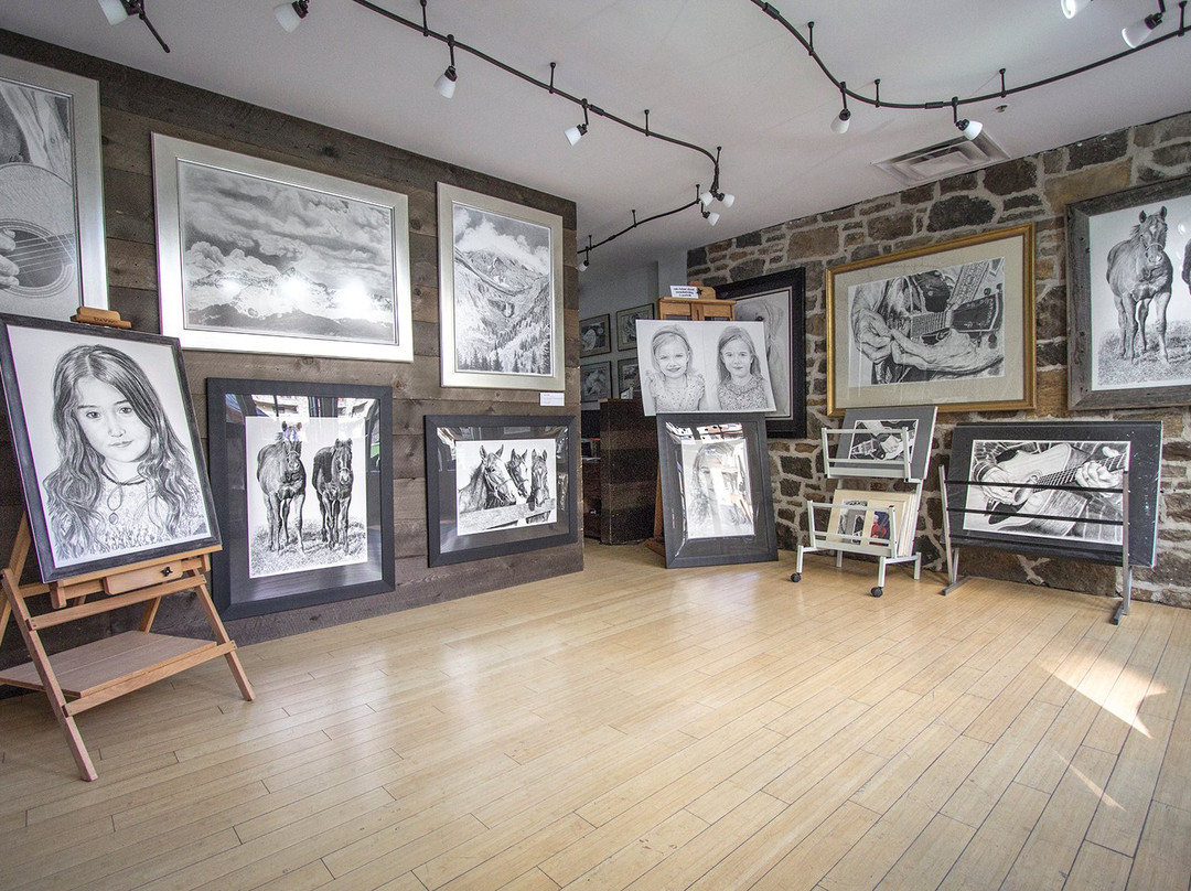 Mountain Village旅游景点-Adam W. Carlos Fine Art