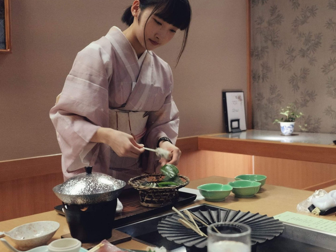 吟松酒店主图