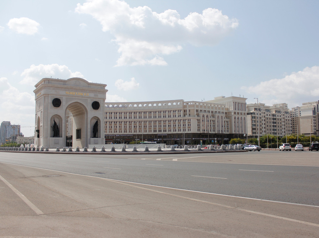 Triumphal Arch Mangilik El-努尔苏丹必去景点