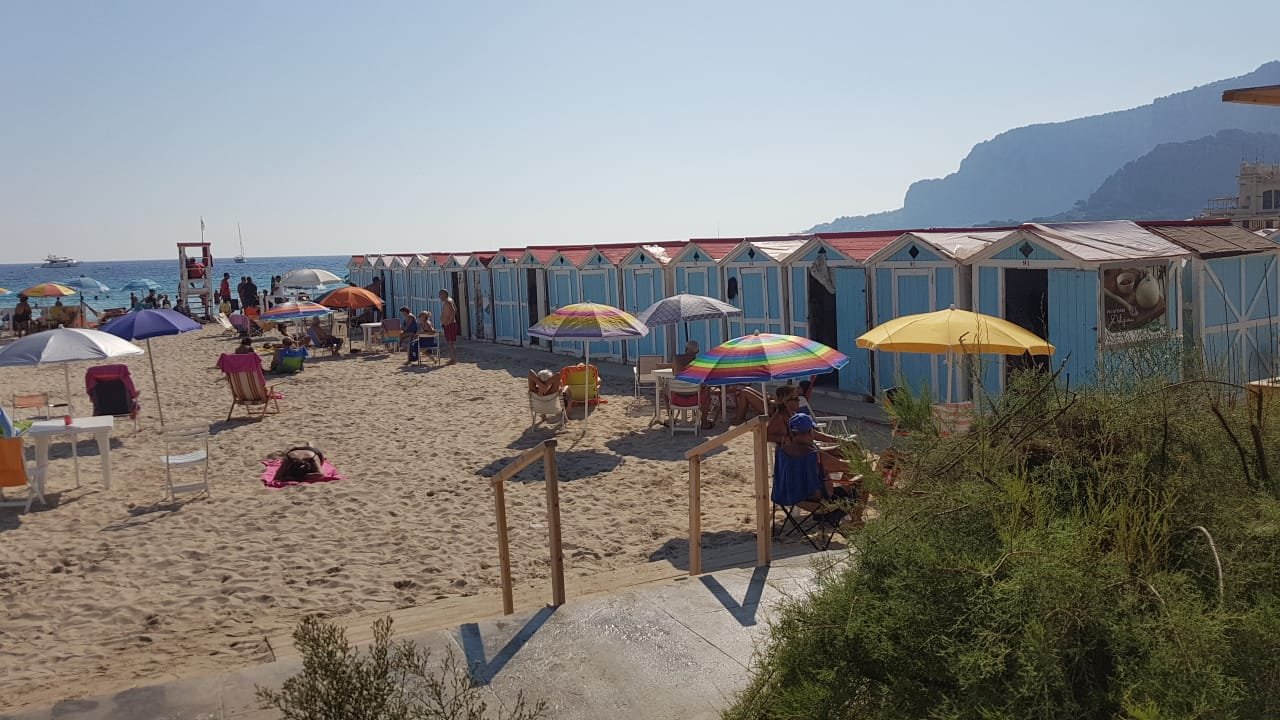 B&B Casa Chinaski-泳池