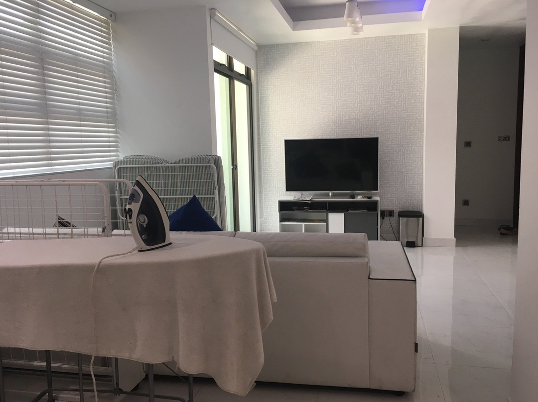 机场海滩酒店主图