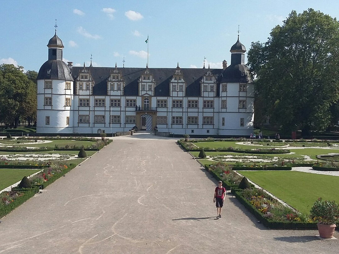 Schloss Neuhaus景点图片