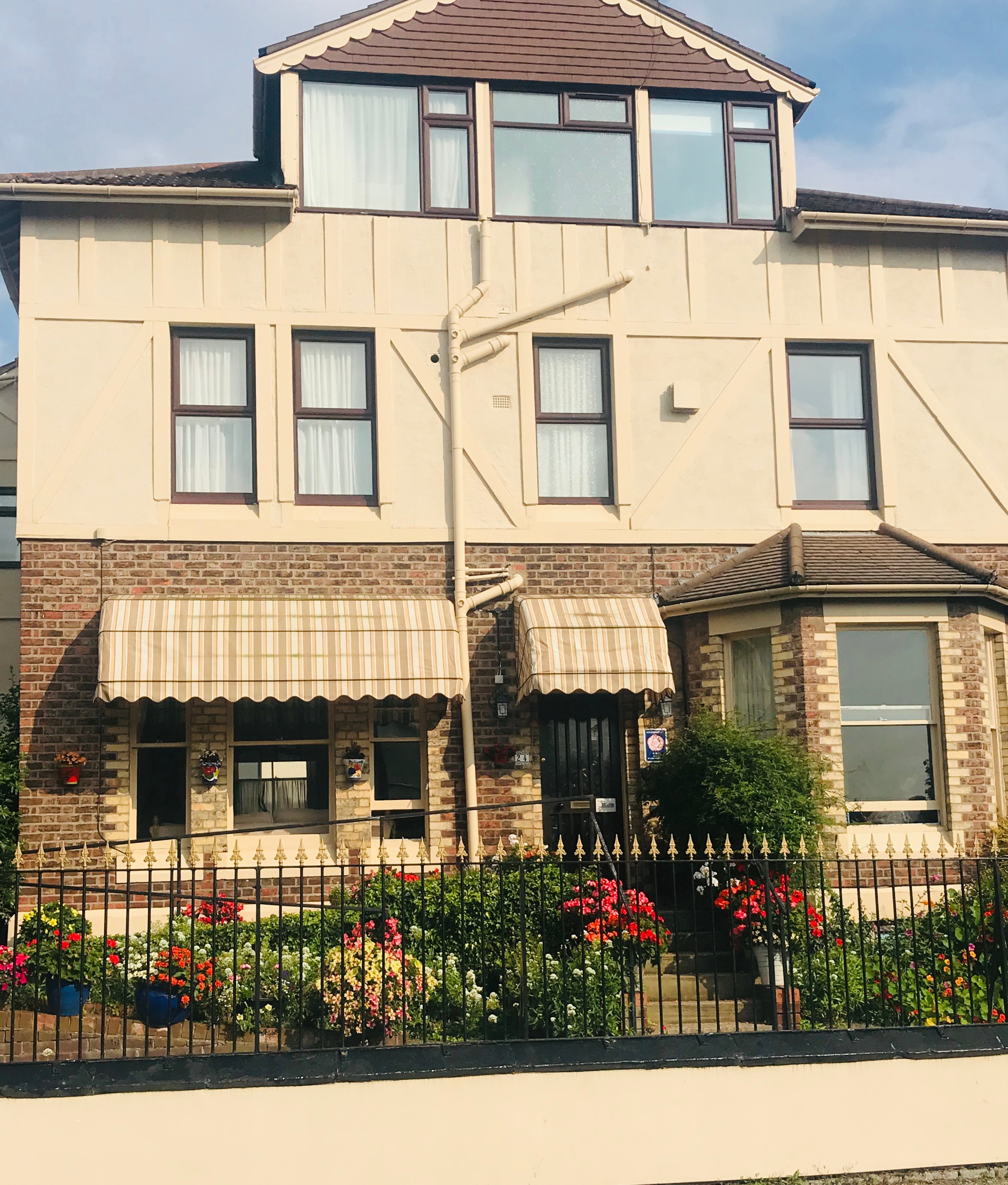 Bebington Hotel-官方