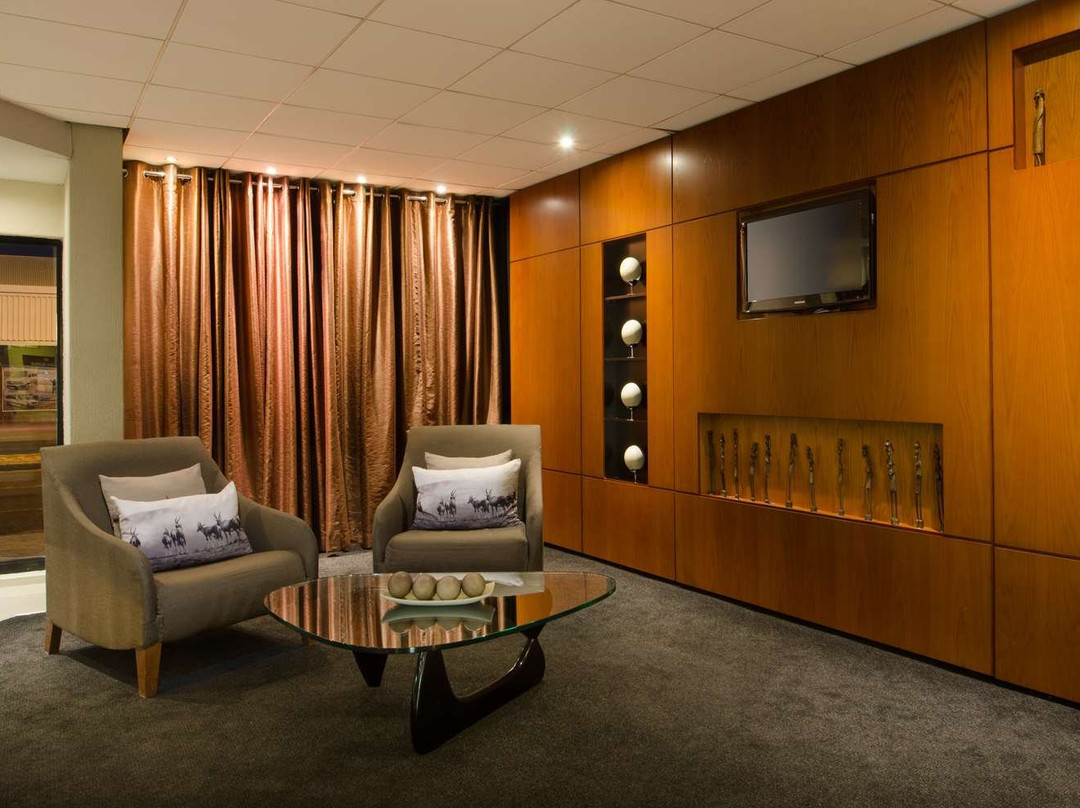 The Oasis Hotel主图