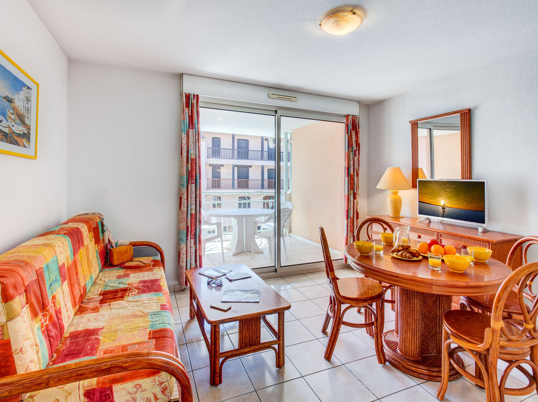 卡朗克公园酒店主图