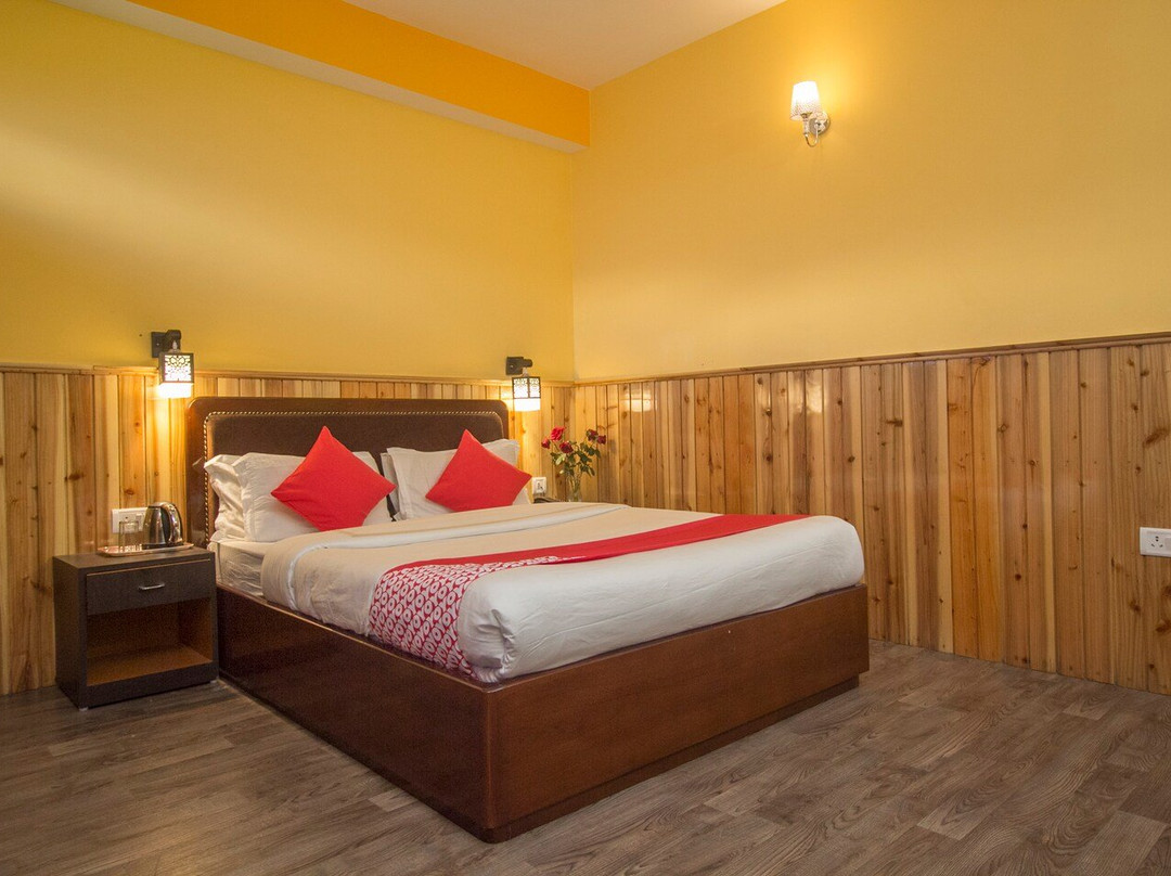 OYO 28377 Juniper Residency主图