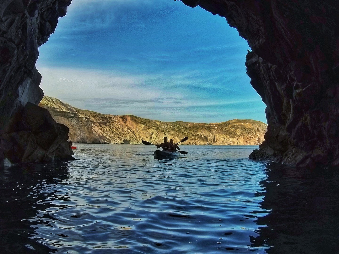 Milos Watersports-米洛斯岛必去景点