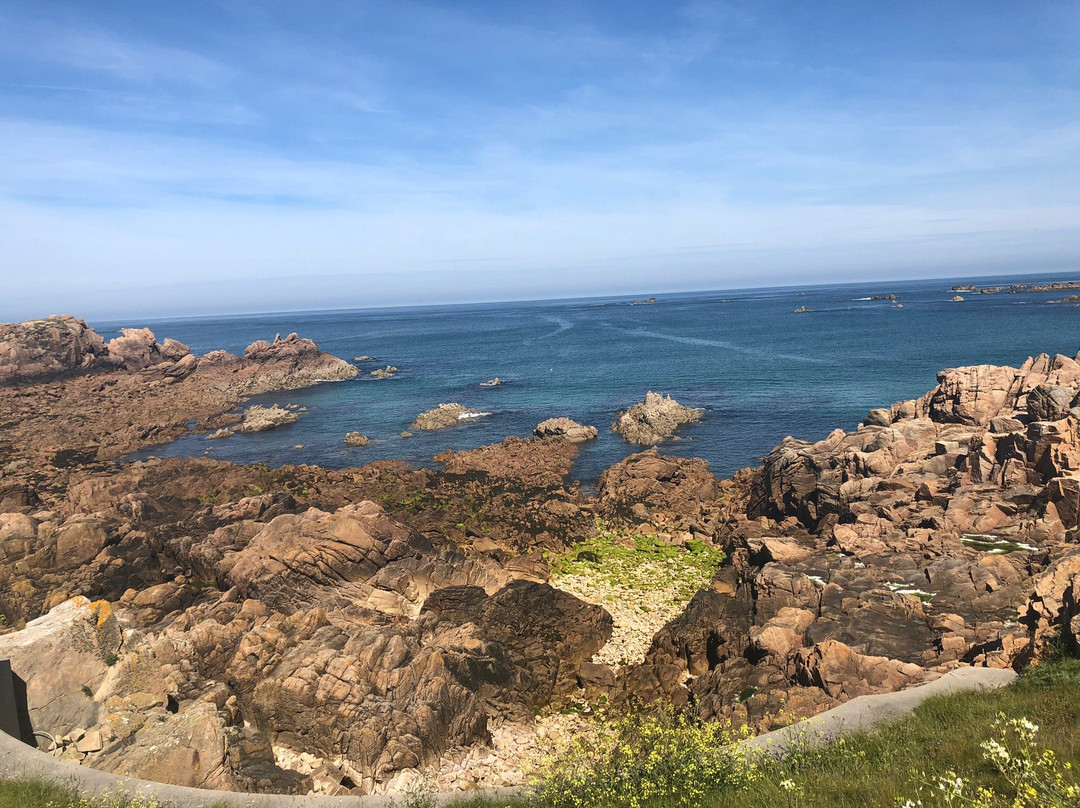 Vazon Bay-Castel必去景点