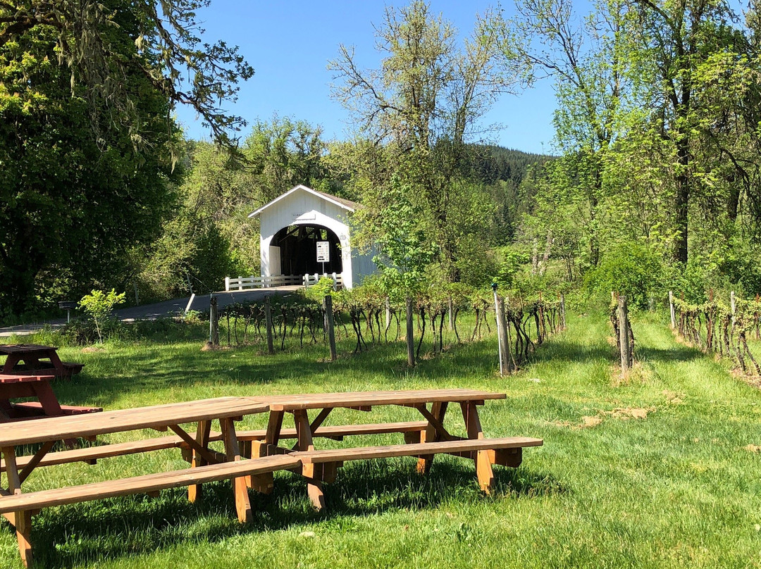 Harris Bridge Vineyard-Philomath必去景点