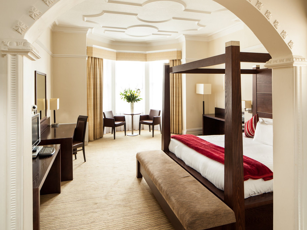 赫尔农庄公园美居酒店主图