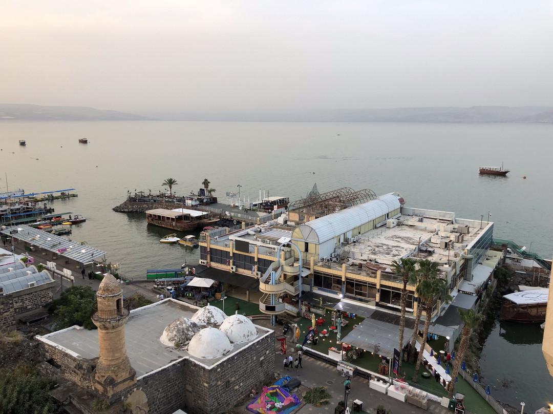 莱昂纳多广场太巴列酒店主图