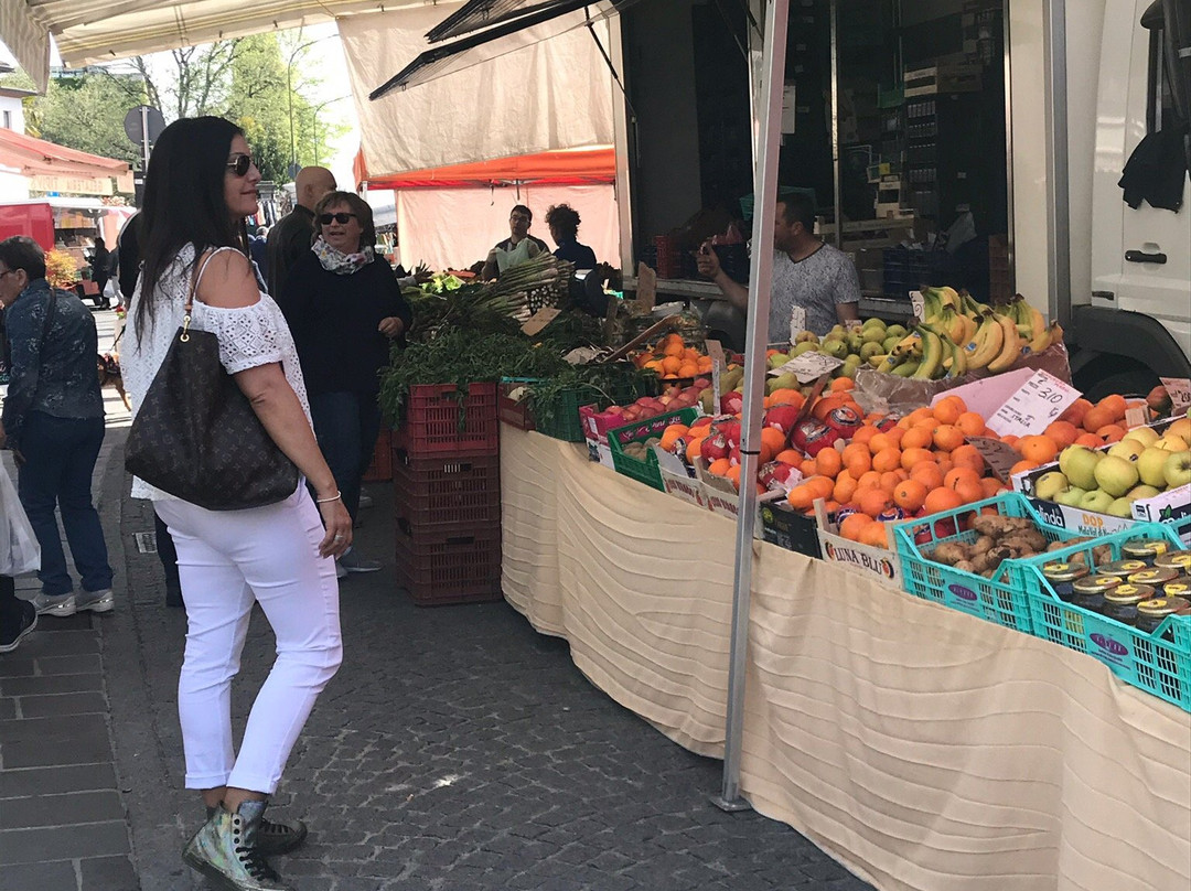 Mercato settimanale di Rivoltella景点图片