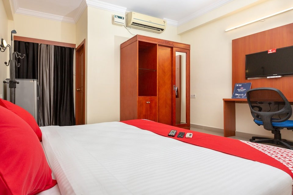 OYO 22105 Hotel Half Moon Inn主图
