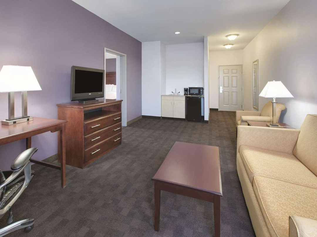 La Quinta Inn & Suites by Wyndham Corsicana主图