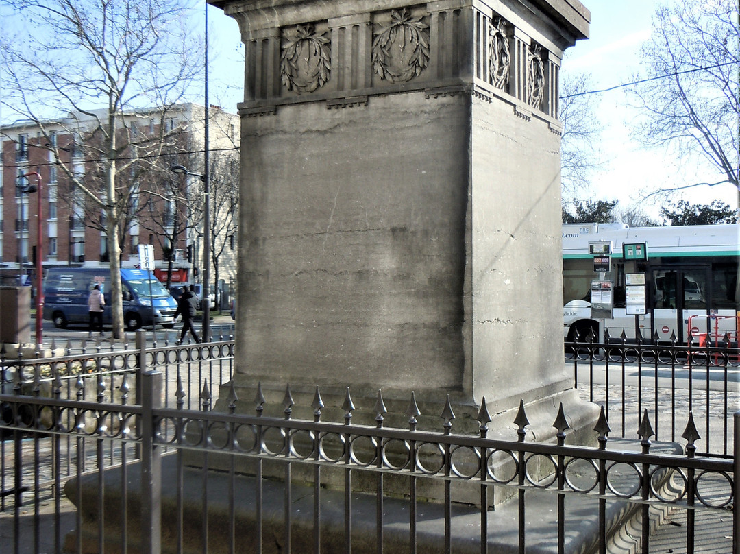 Monument de l’Épee Brisee-Le Bourget必去景点