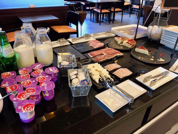 马德里巴拉哈斯机场宜必思酒店-餐饮