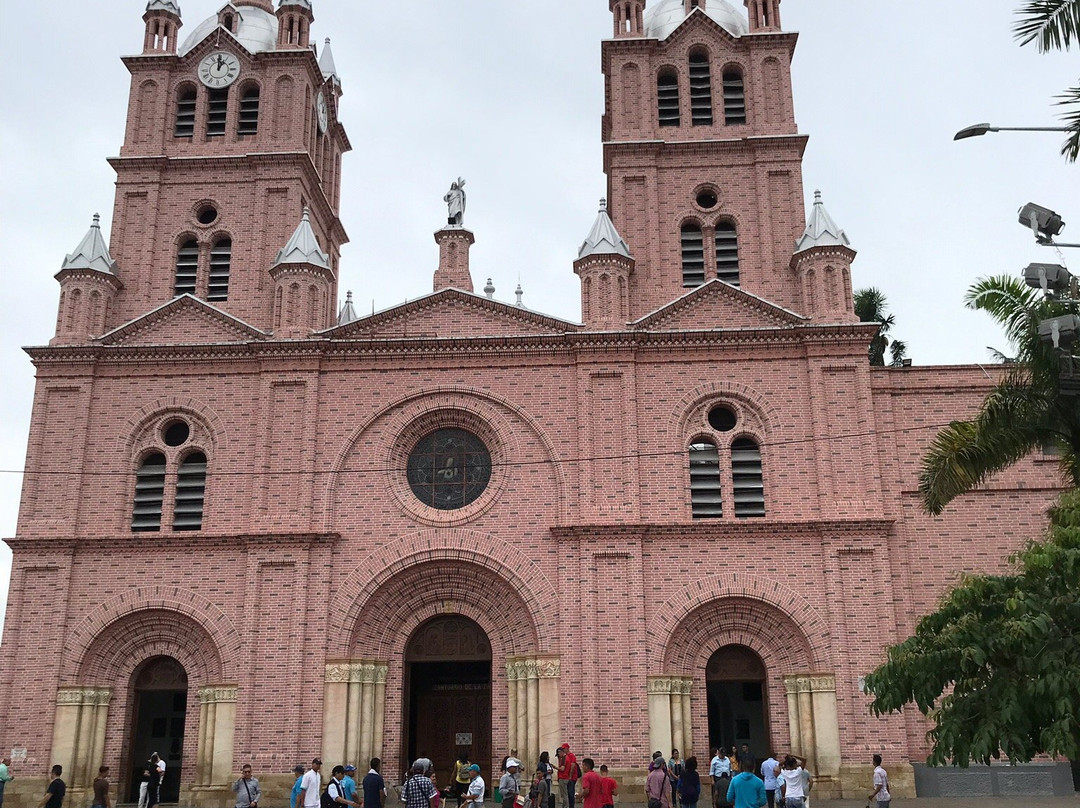 Basilica del Senor de los Milagros de Buga景点图片