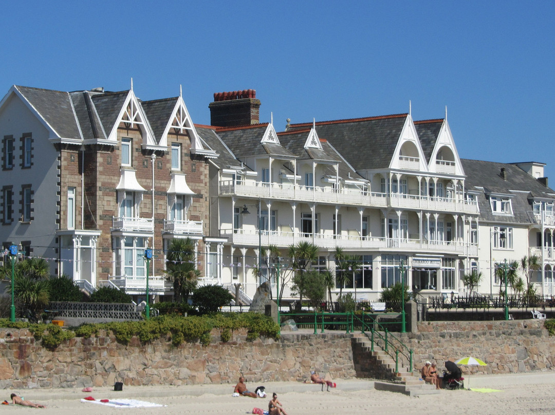 Ommaroo Hotel
