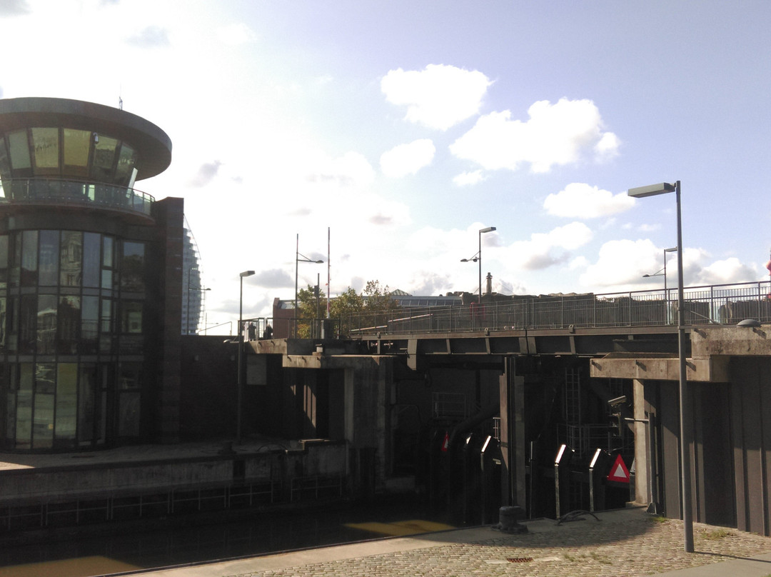 Schleuse Neuer Hafen-不来梅港必去景点