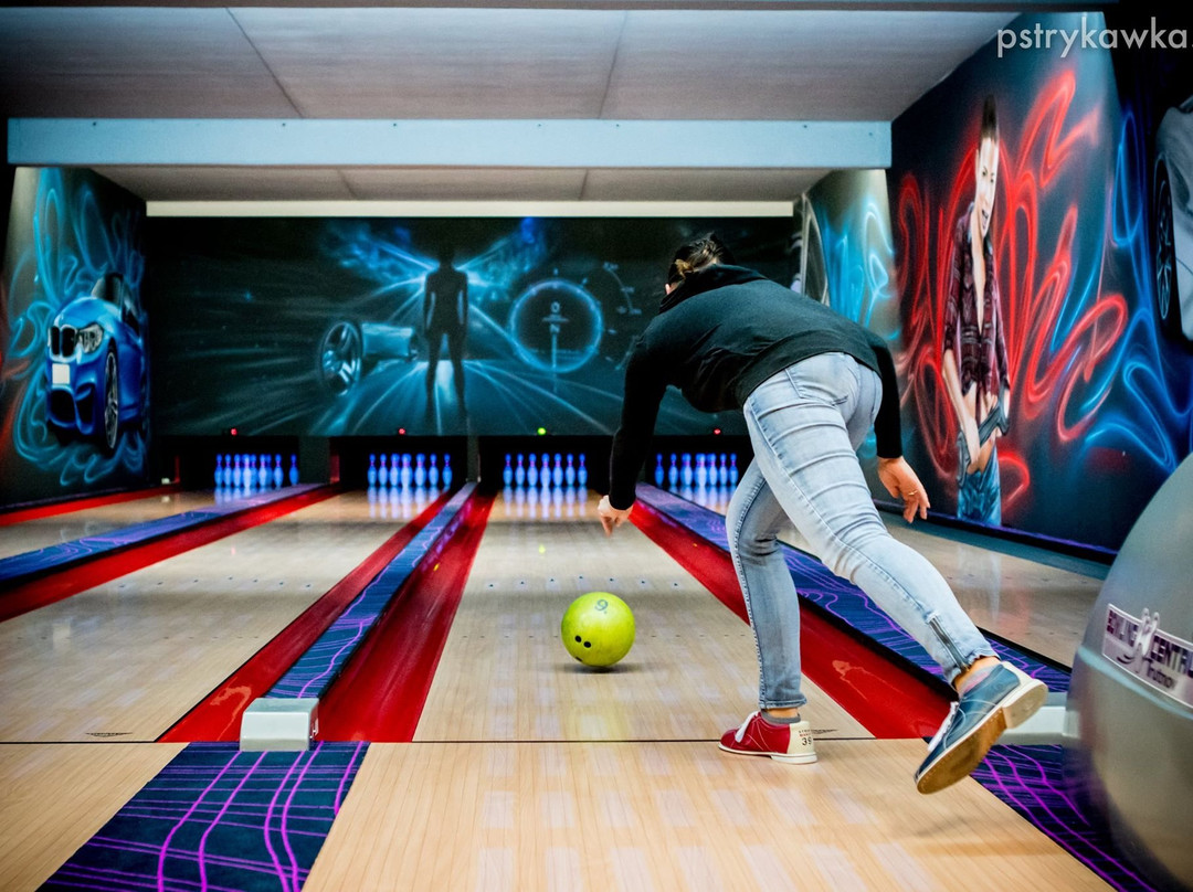 Garage Bowling & Pub景点图片