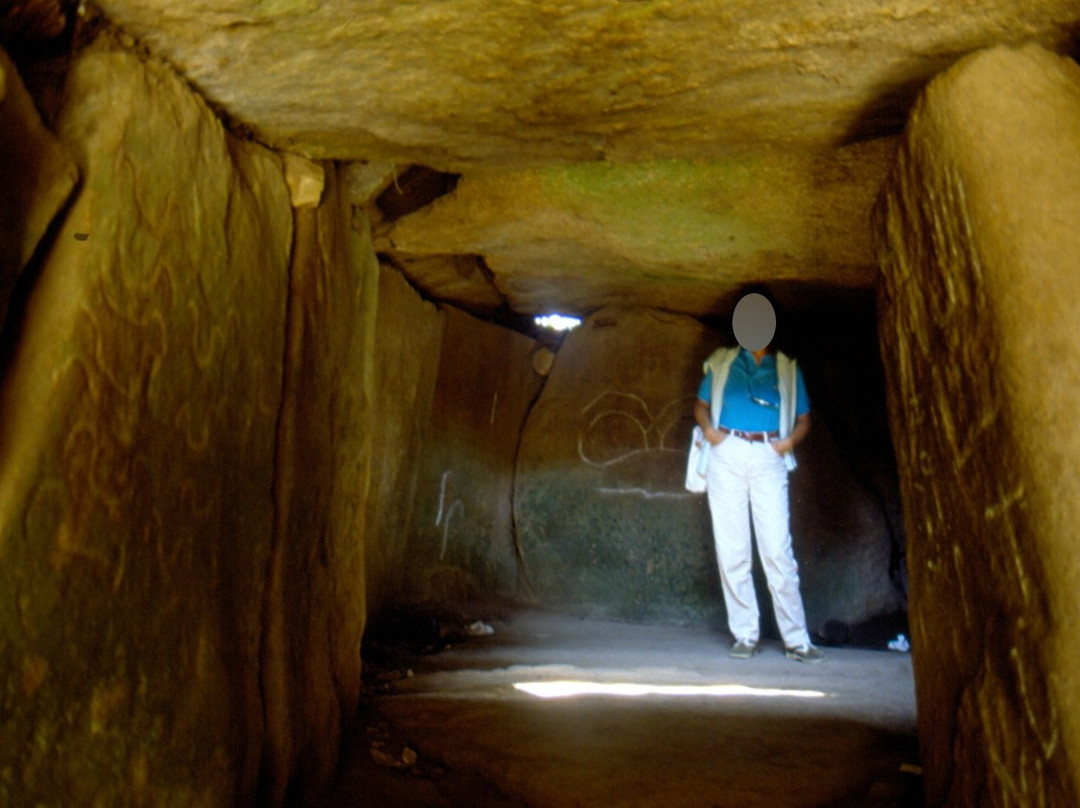 Dolmen du Mane Lud-Locmariaquer必去景点