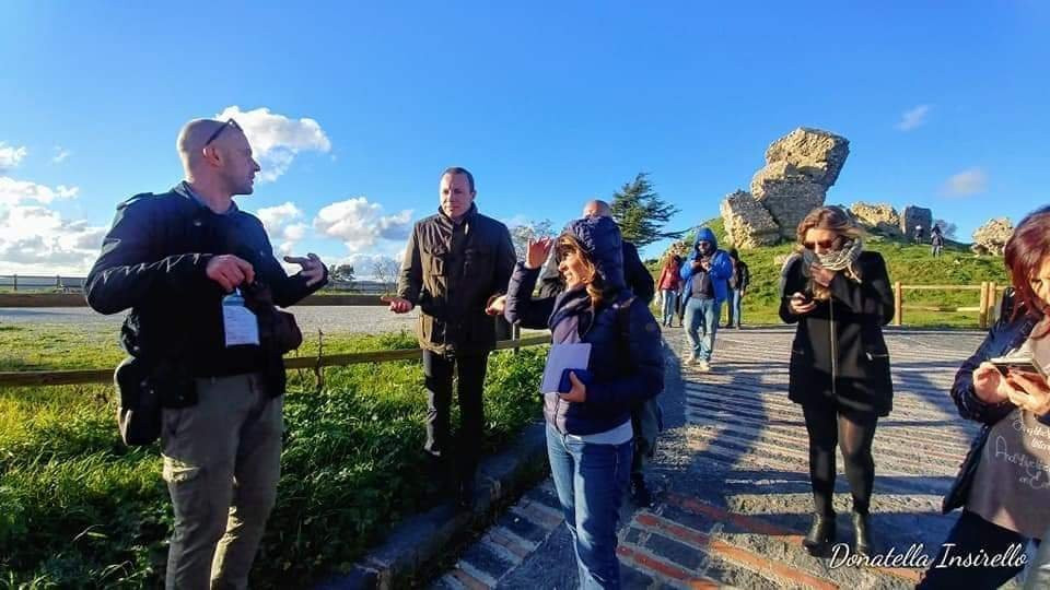 Licensed Tourist Guide - Morgantina, Villa Romana del Casale, Floristella-Aidone必去景点