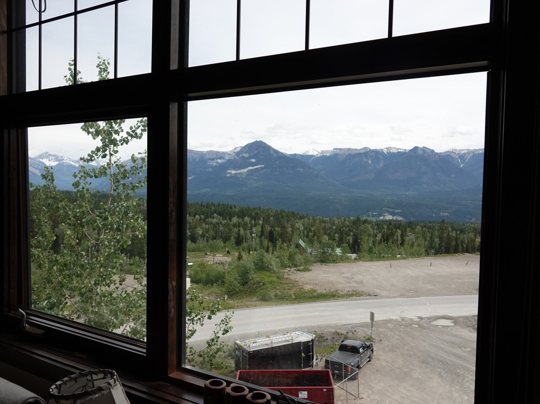 Glacier Mountaineer Lodge主图