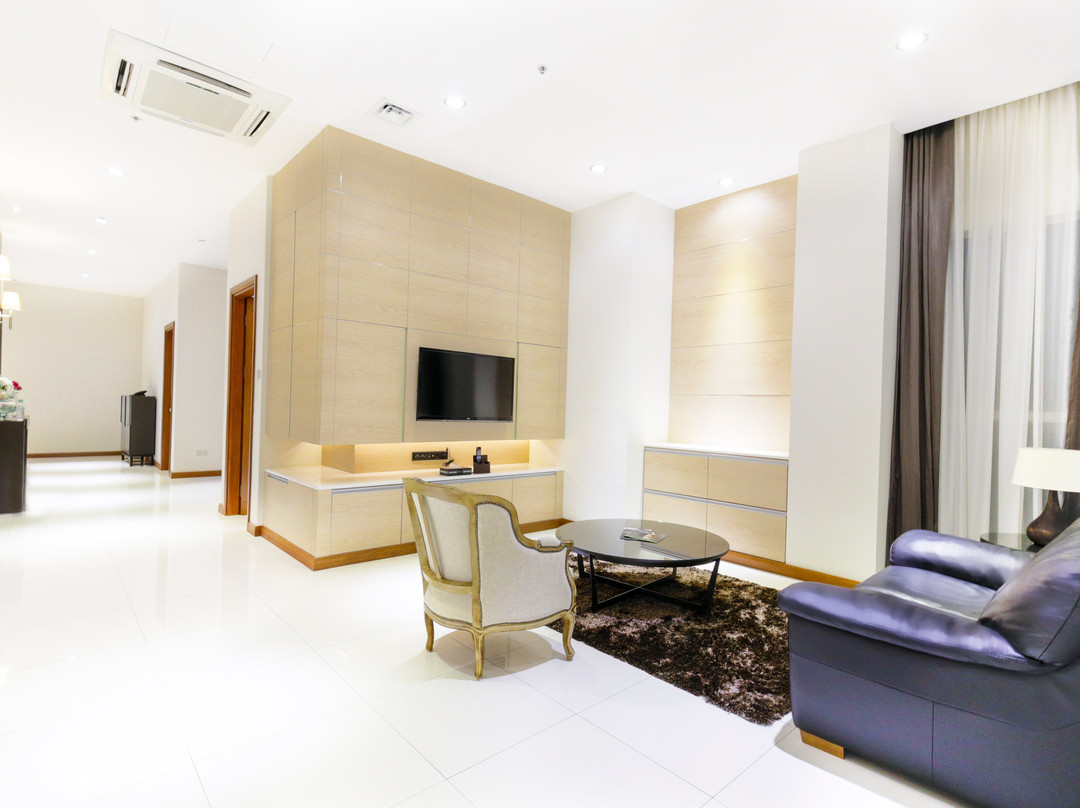 V Plaza Hotel主图