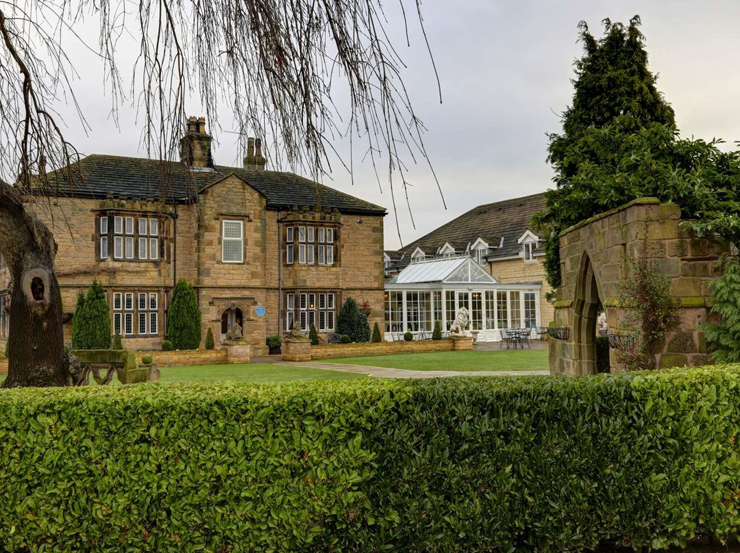 Rogerthorpe Manor Hotel主图