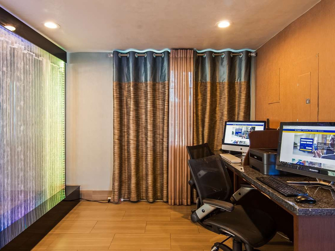 圣克拉拉华美达旅店主图