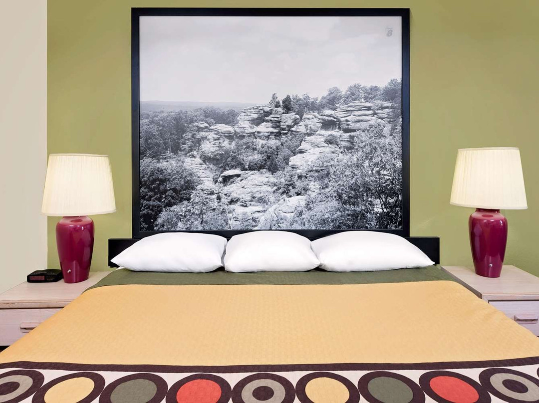 Super 8 by Wyndham Metropolis主图