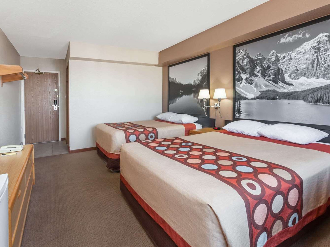 Super 8 by Wyndham Medicine Hat AB主图