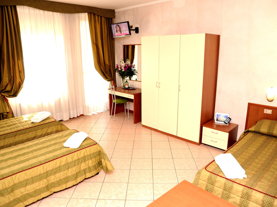 圣西罗菲耶拉酒店主图