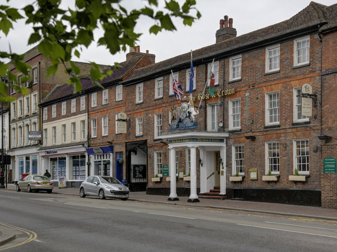 The Rose And Crown Hotel主图