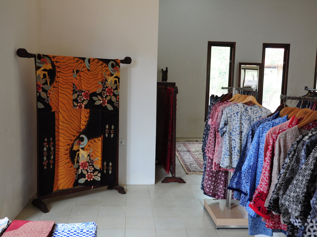 Batik Aksen Tropis景点图片
