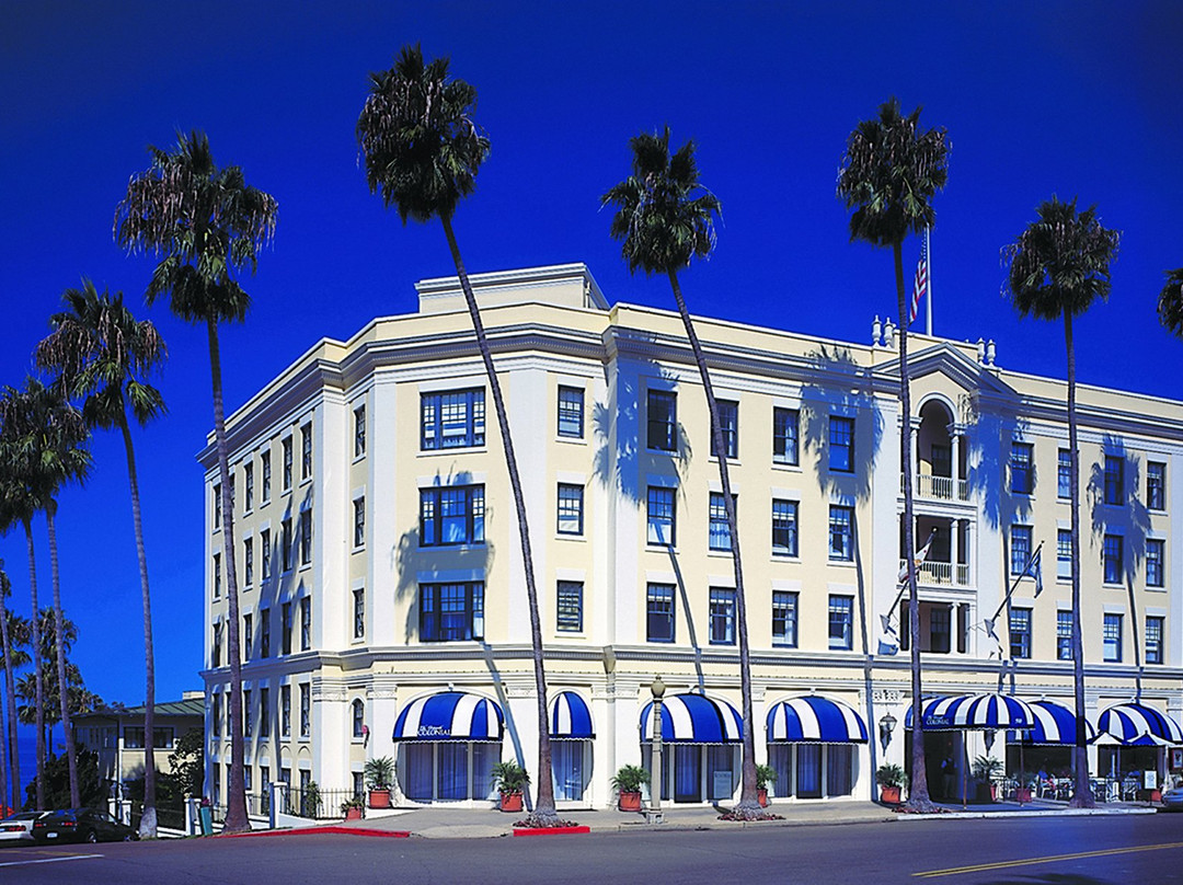 拉霍亚格兰德科隆尼酒店主图