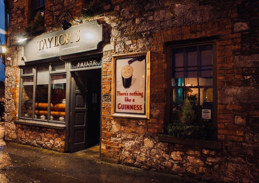 Taylors Bar-恩尼斯必去景点