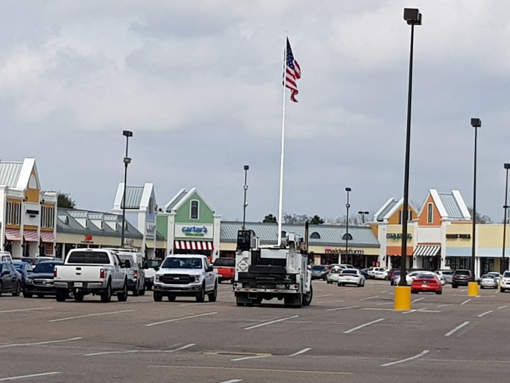 Tanger Outlets Gonzales景点图片