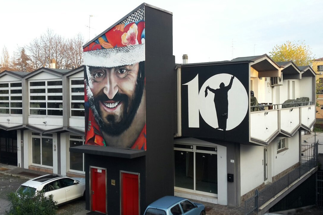 Murale a Luciano Pavarotti景点图片