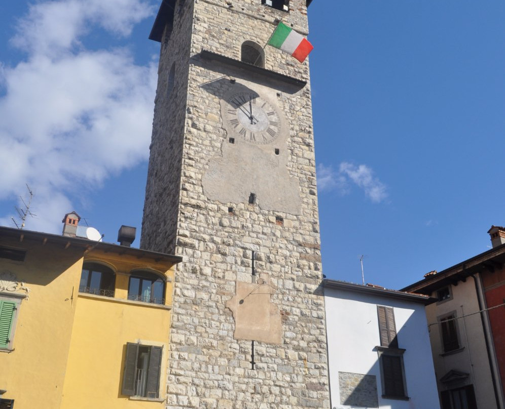 Torre del Vescovo景点图片